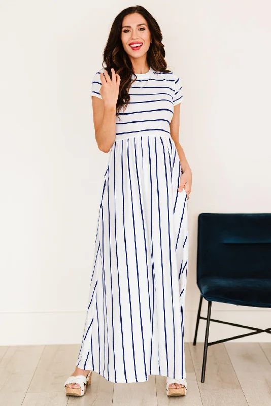 Striped Short Sleeve Crewneck Maxi Dress Comfortable Ruffle Hem Maxi Dress